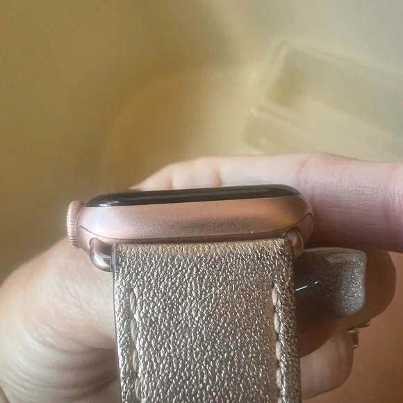 Apple Watch SE Rose Gold 40mm GPS + Cellular - Picture 8 of 9
